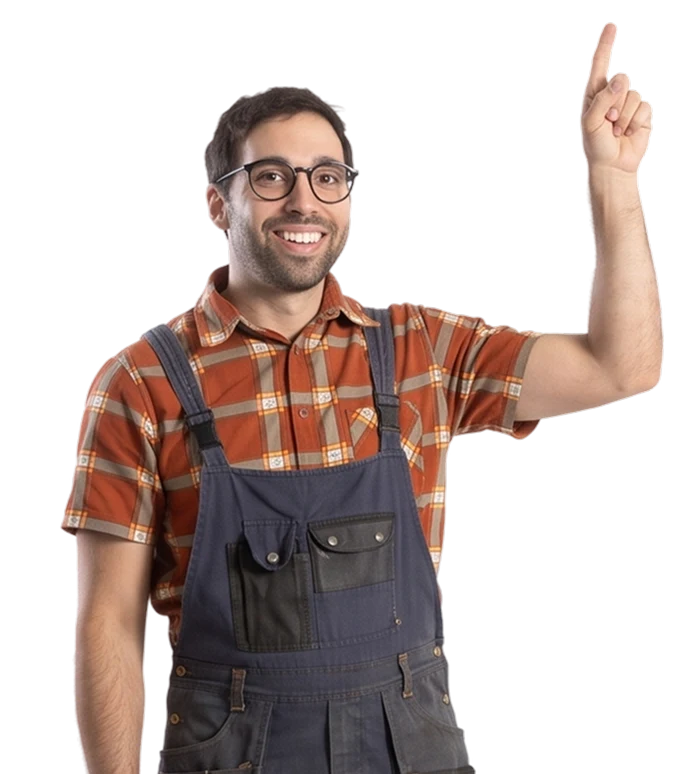 גל באז מציץ מאחורי הפוטר ומצביע למעלה